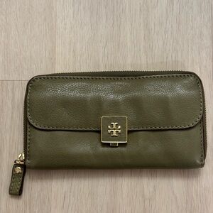 TORY BURCH olive green leather wallet